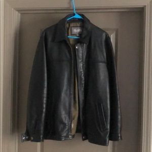 Wilsons Leather Jackets & Coats - Men’s Wilson Leather jacket, like new Wilsons Leather Jackets & Coats - Men’s Wilson Leather jacket, like new